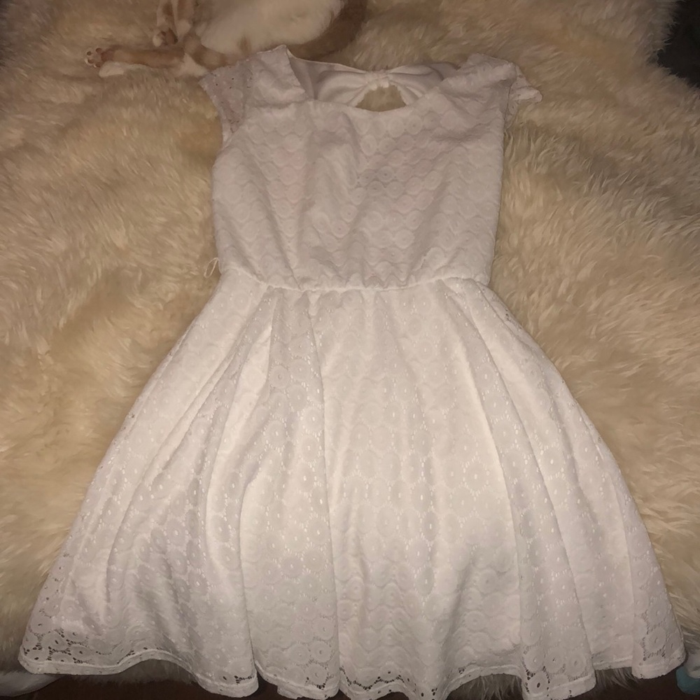 White circle lace dress SZ Medium